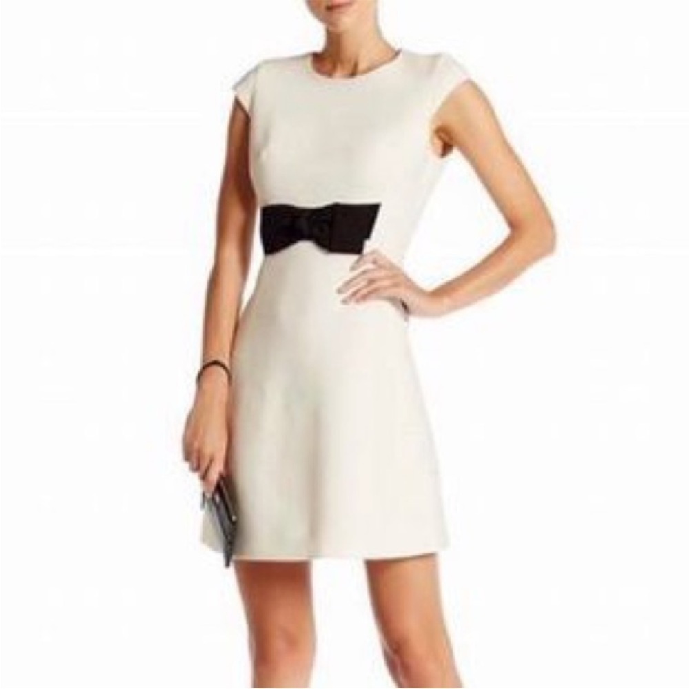 Kate Spade Dress in Cream with Black Waist Bow A-Line 1960s Style Size 6​​​​